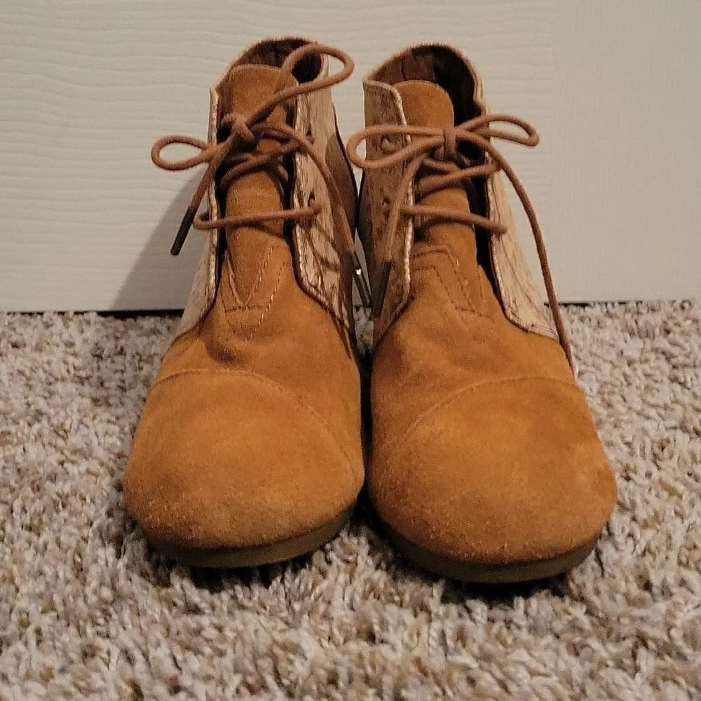 Toms fall floral suede wedges size 10